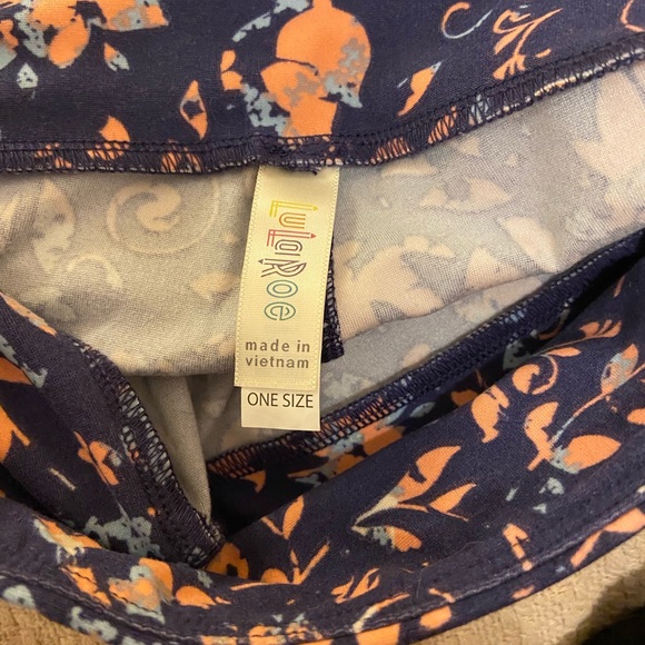 One size Lularoe leggings floral - Picture 2 of 3